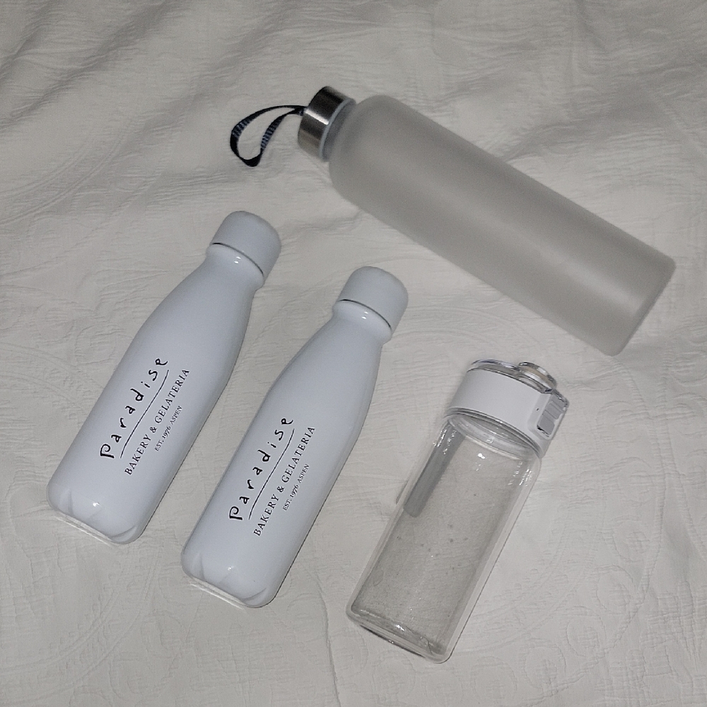 Set of 4 New & Like New Muji, Paradise Bakery & Gelateria Water Bottles
